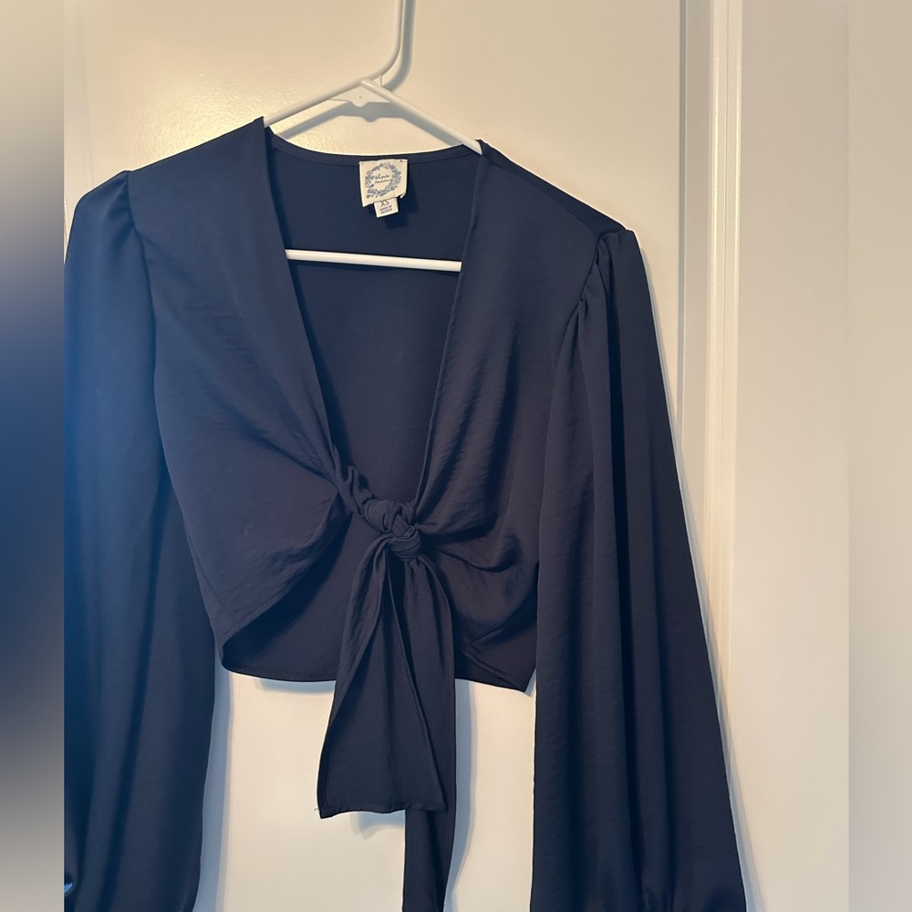 Elegant Navy Tie-Front Women's Crop Top NWT